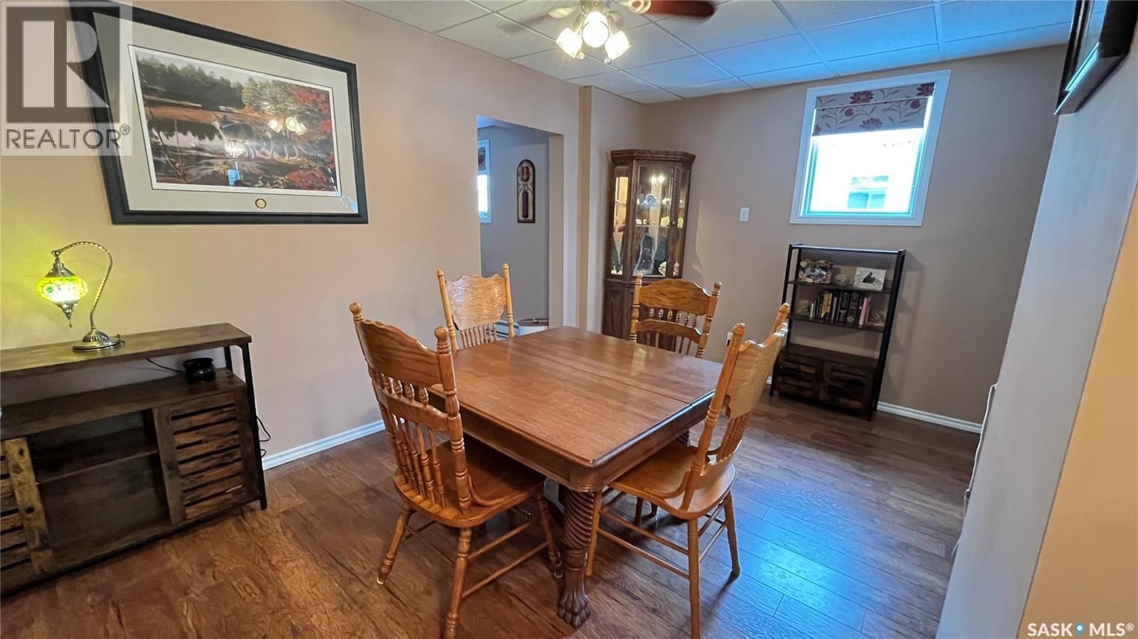 214 Marsh Street, Maple Creek, SK - Indoor Photo Showing Dining Room