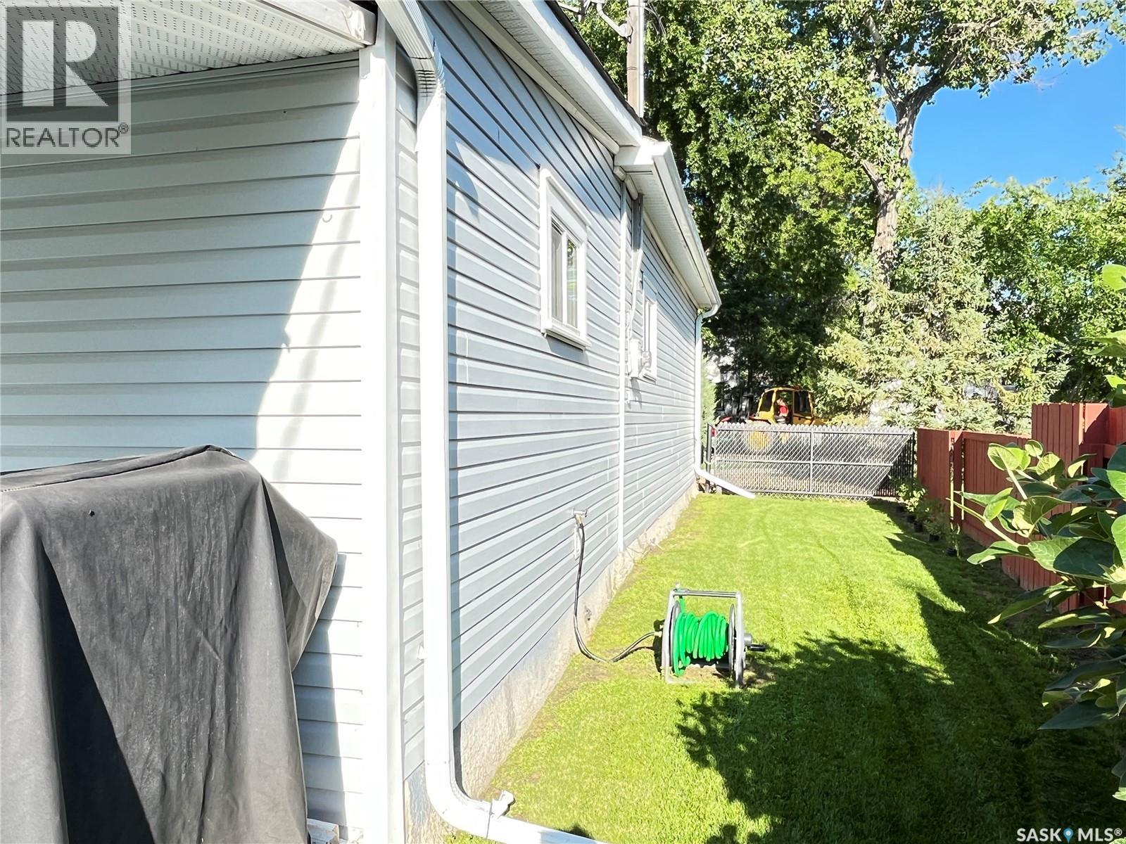 214 Marsh Street, Maple Creek, SK - Outdoor
