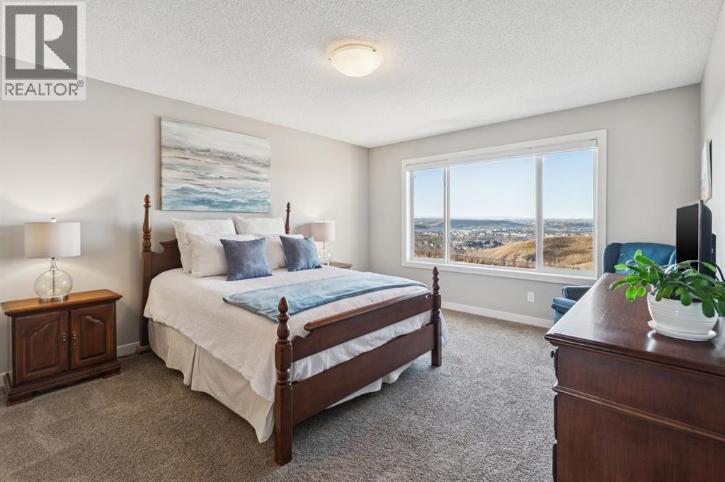 101 Cranarch Common Se, Calgary, AB - Indoor Photo Showing Bedroom