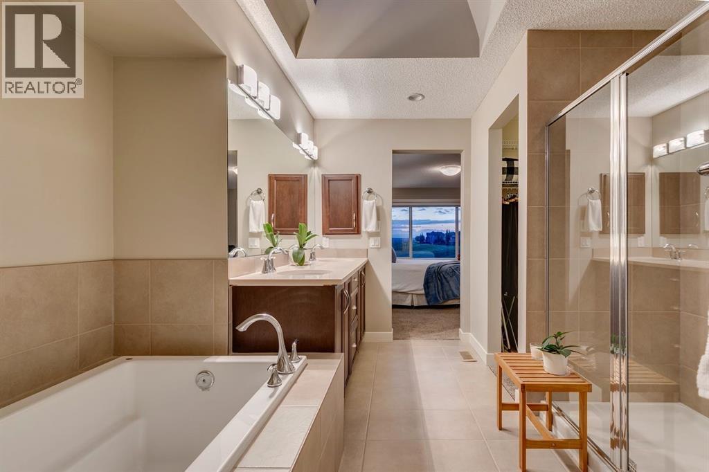 101 Cranarch Common Se, Calgary, AB - Indoor Photo Showing Bathroom