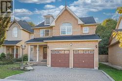 43 ENGLISH OAK DRIVE Richmond Hill, ON L4E 3W2