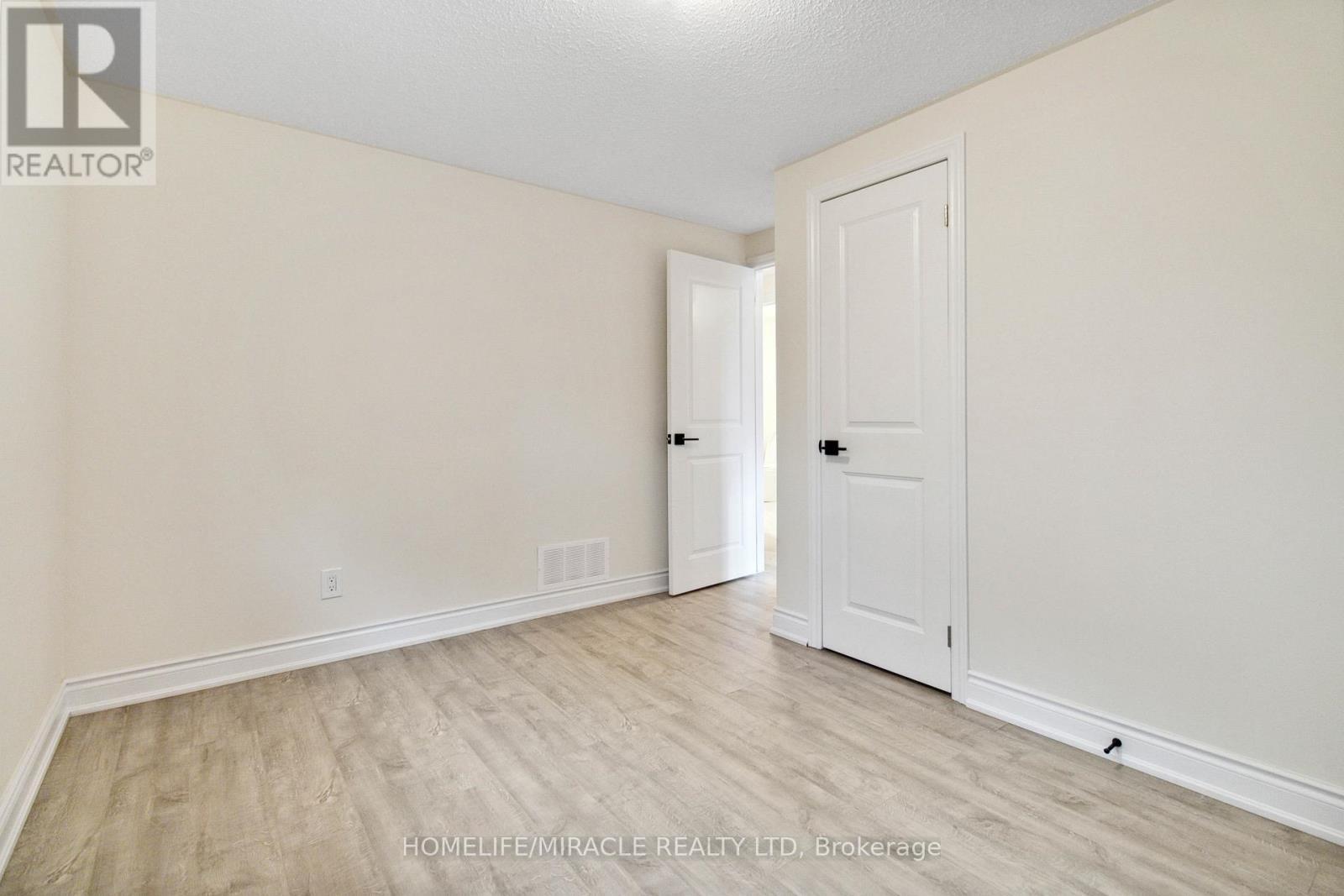 3642 Ellengale Drive, Mississauga, ON - Indoor Photo Showing Other Room
