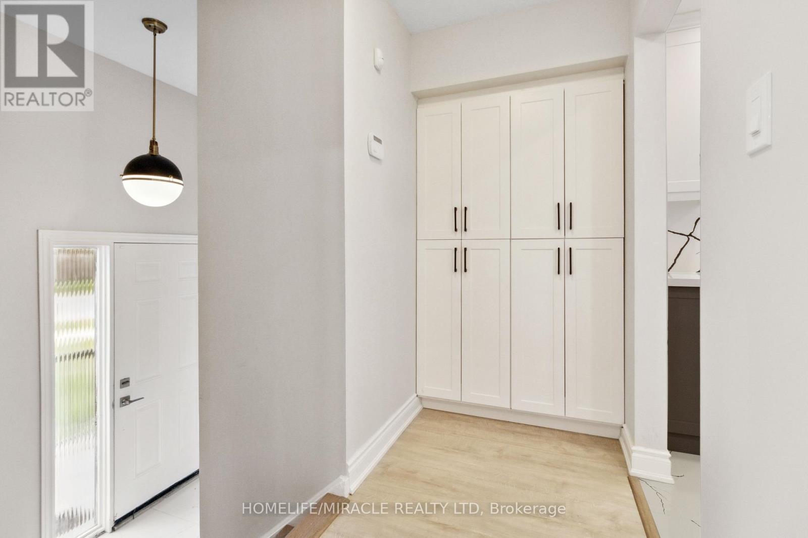 3642 Ellengale Drive, Mississauga, ON - Indoor Photo Showing Other Room