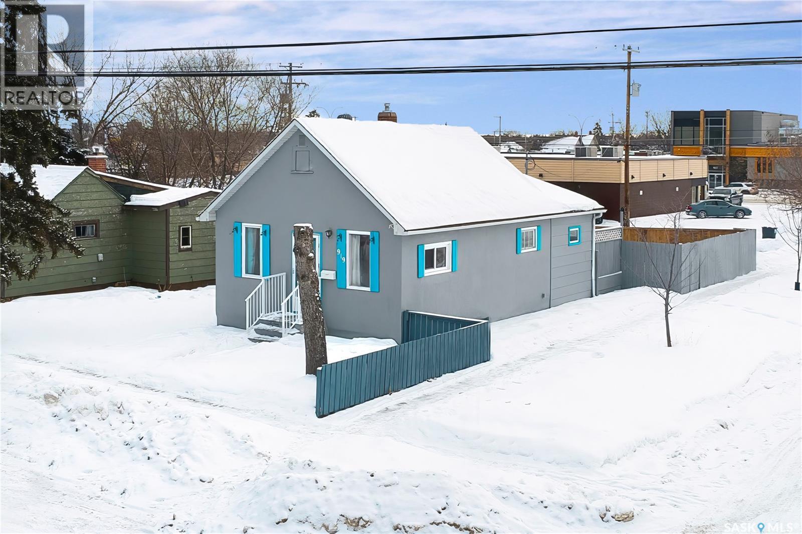 919 23Rd Street W, Saskatoon, SK - Outdoor