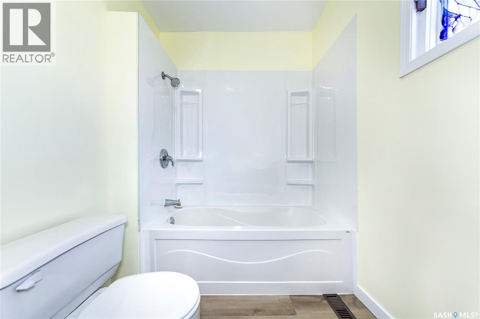 919 23Rd Street W, Saskatoon, SK - Indoor Photo Showing Bathroom