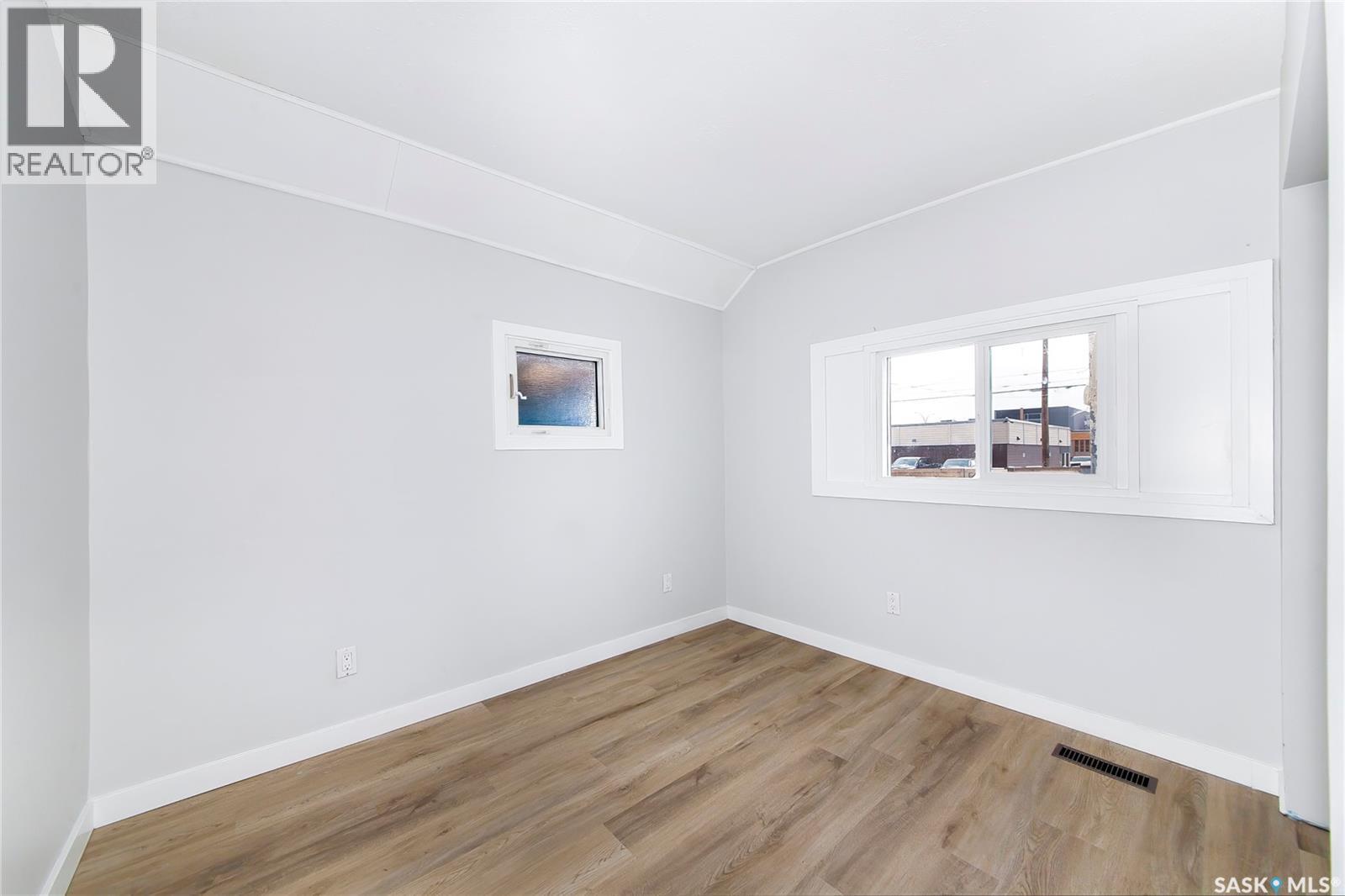 919 23Rd Street W, Saskatoon, SK - Indoor Photo Showing Other Room