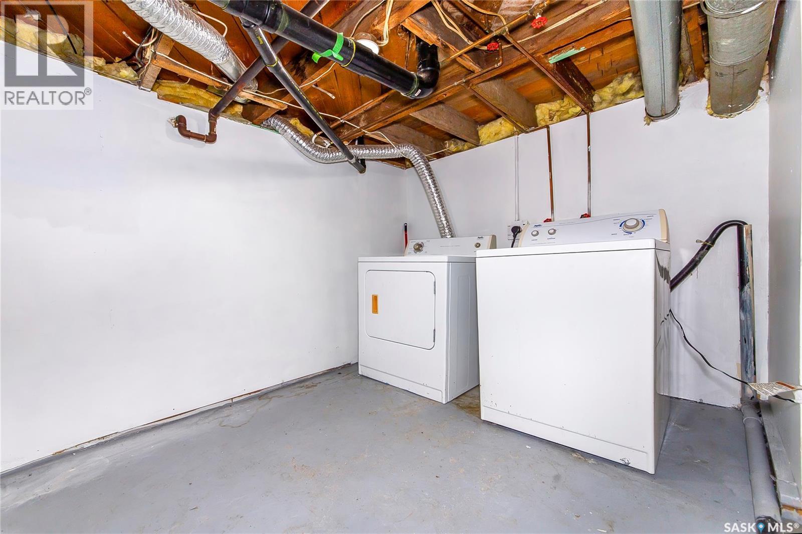919 23Rd Street W, Saskatoon, SK - Indoor Photo Showing Laundry Room