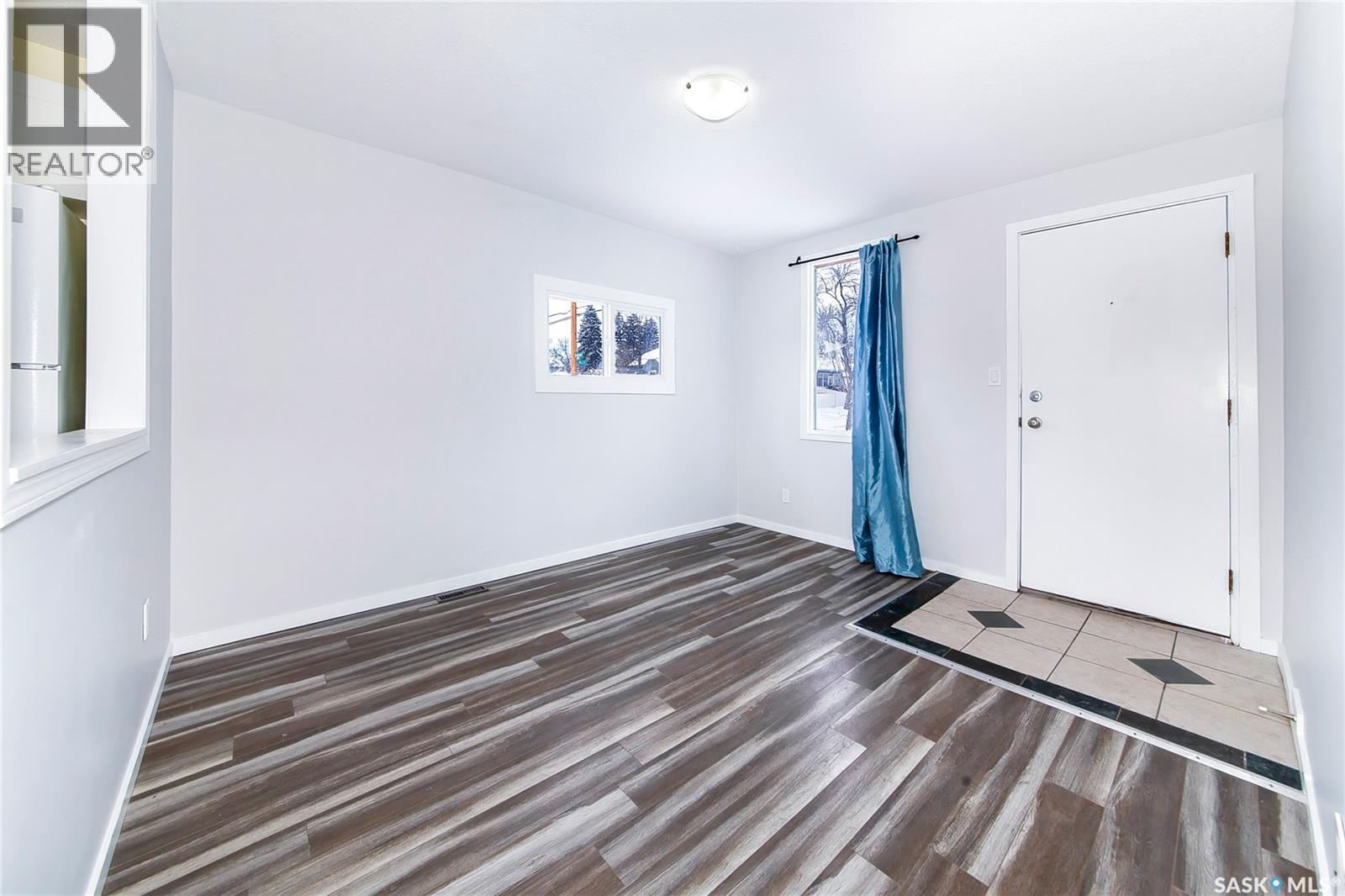 919 23Rd Street W, Saskatoon, SK - Indoor Photo Showing Other Room