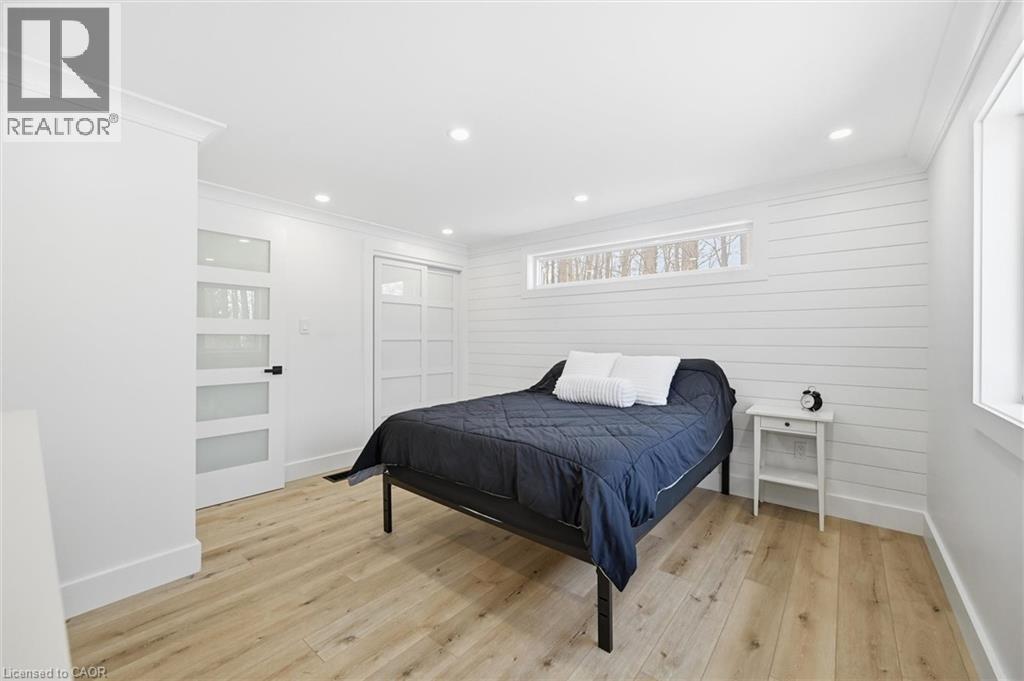 220 5Th Line, Caledonia, ON - Indoor Photo Showing Bedroom