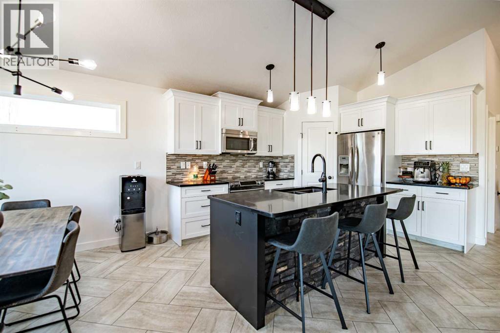 53 Portway Close, Blackfalds, AB - Indoor Photo Showing Kitchen With Stainless Steel Kitchen With Upgraded Kitchen