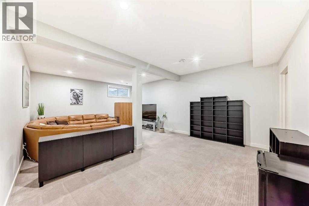 743 Shawnee Drive Sw, Calgary, AB - Indoor