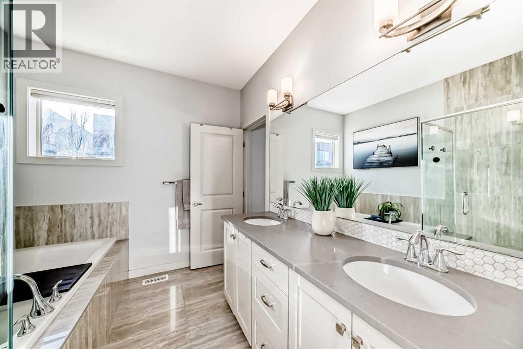 743 Shawnee Drive Sw, Calgary, AB - Indoor Photo Showing Bathroom