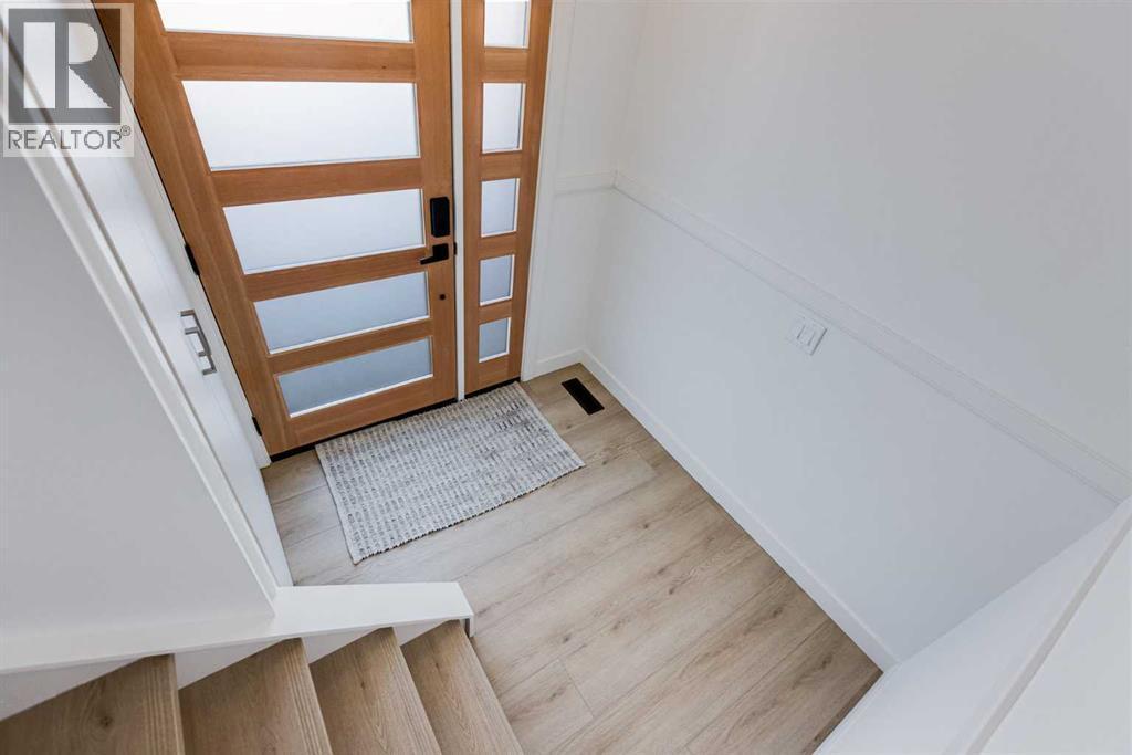 352 Abinger Crescent Ne, Calgary, AB - Indoor Photo Showing Other Room