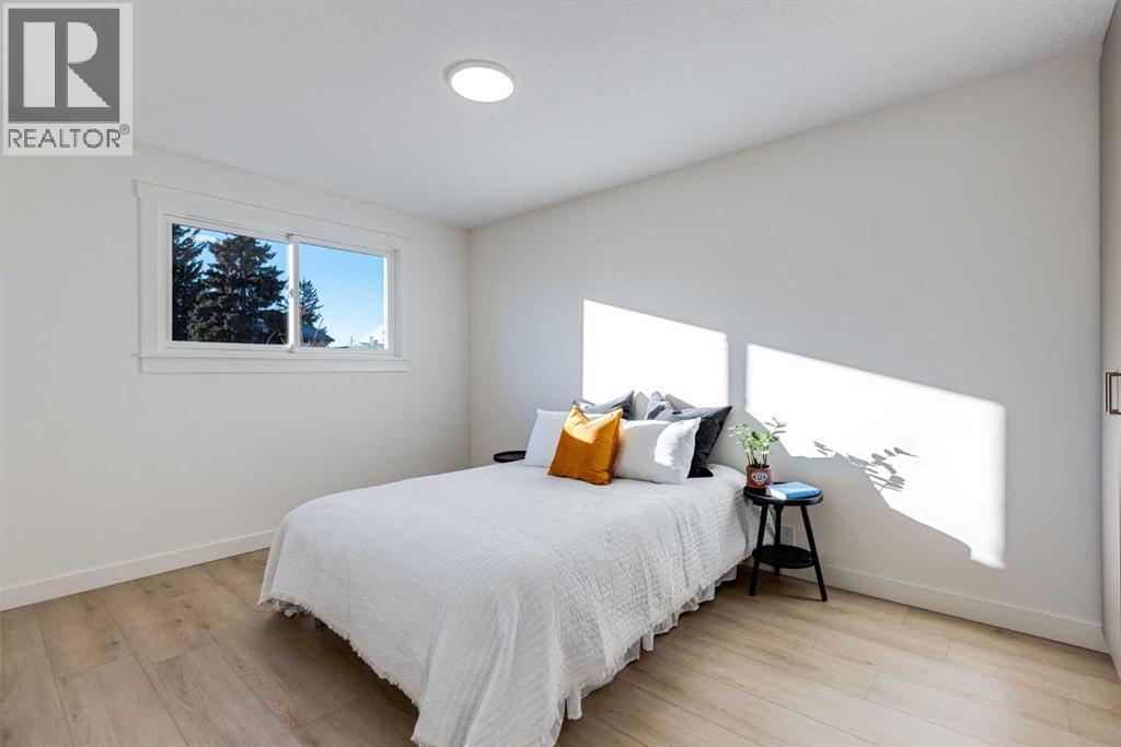352 Abinger Crescent Ne, Calgary, AB - Indoor Photo Showing Bedroom