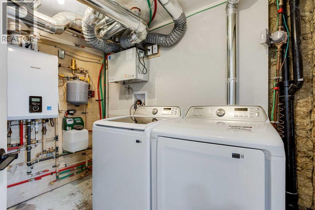 352 Abinger Crescent Ne, Calgary, AB - Indoor Photo Showing Laundry Room