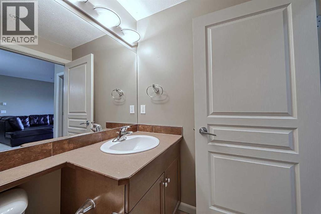 242, 52 Cranfield Link Se, Calgary, AB - Indoor Photo Showing Bathroom