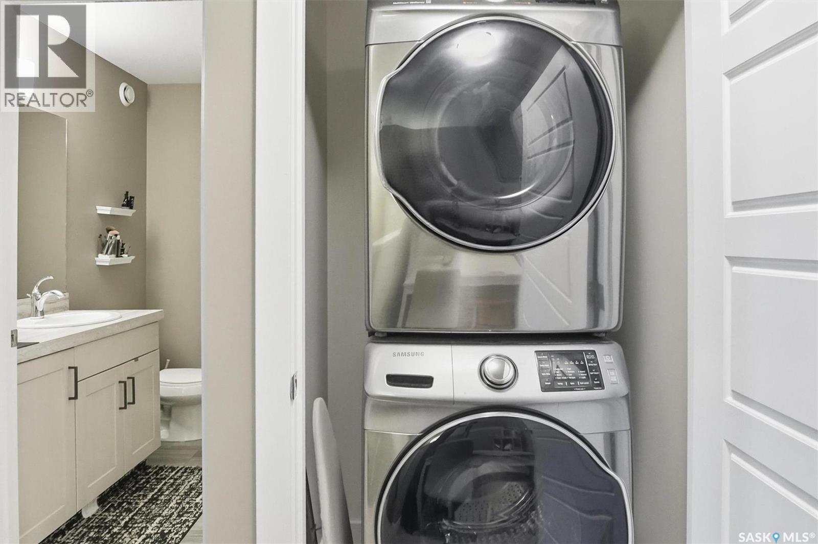 1025 Kolynchuk Crescent, Saskatoon, SK - Indoor Photo Showing Laundry Room