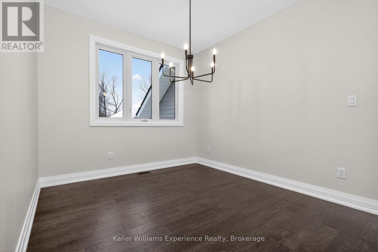 62 Rue Vanier, Tiny, ON - Indoor Photo Showing Other Room