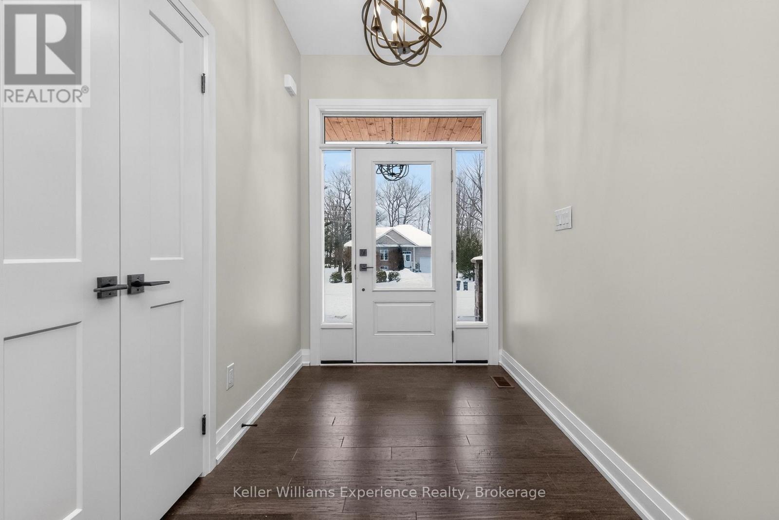 62 Rue Vanier, Tiny, ON - Indoor Photo Showing Other Room