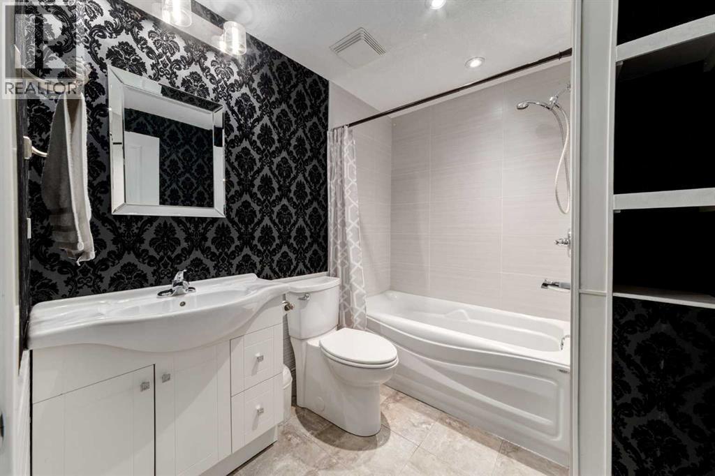 110 Sage Bank Grove Nw, Calgary, AB - Indoor Photo Showing Bathroom