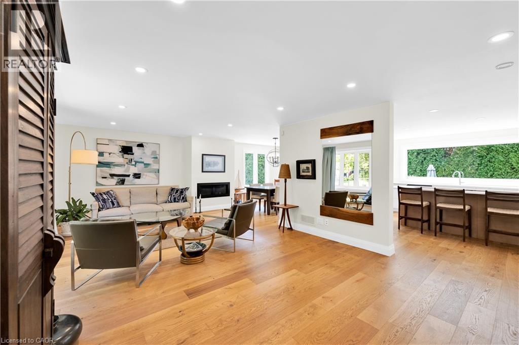 912 Boothman Avenue, Burlington, ON - Indoor