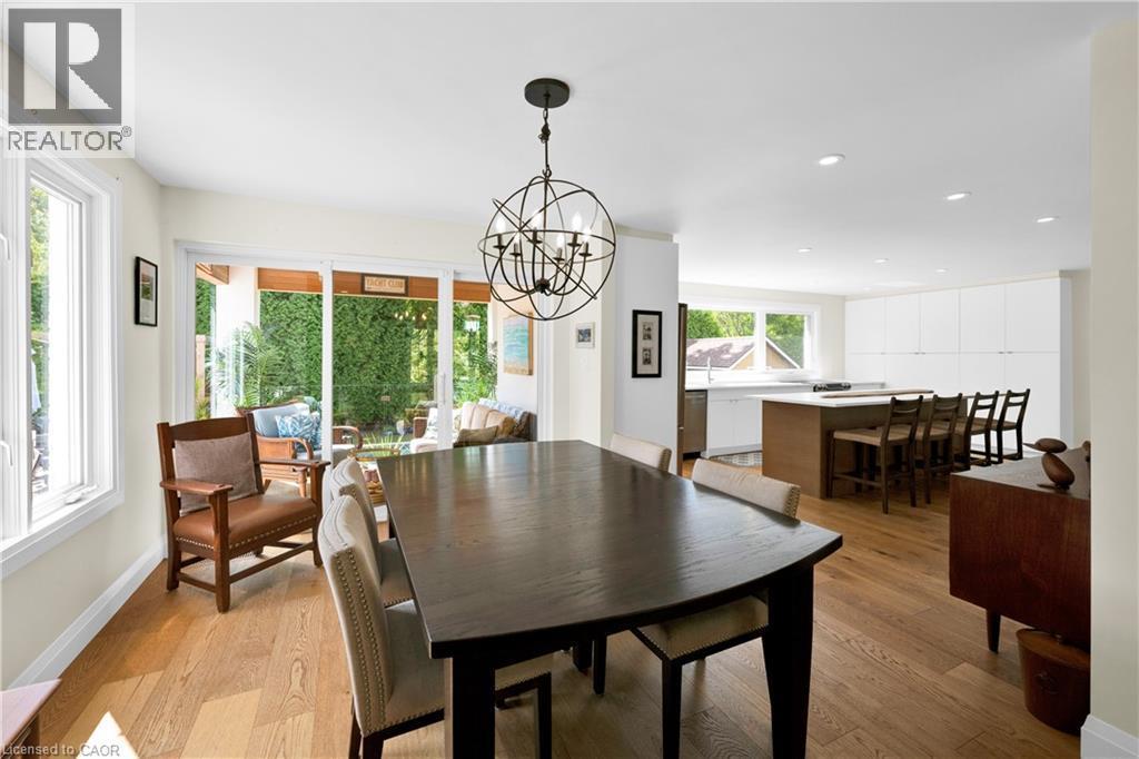 912 Boothman Avenue, Burlington, ON - Indoor Photo Showing Dining Room