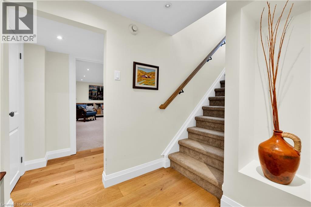 912 Boothman Avenue, Burlington, ON - Indoor Photo Showing Other Room