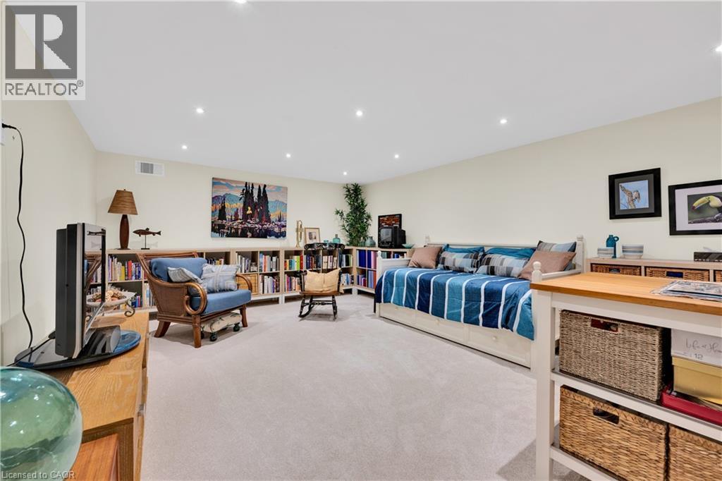 912 Boothman Avenue, Burlington, ON - Indoor