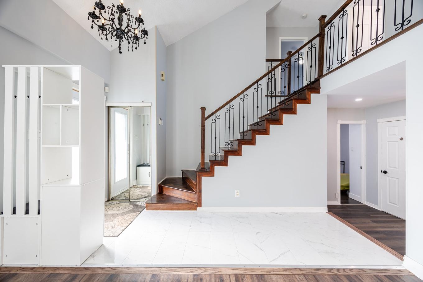 Hall d'entrée/Vestibule - 1719 Rue Soucy, Longueuil (Saint-Hubert), QC - Indoor Photo Showing Other Room