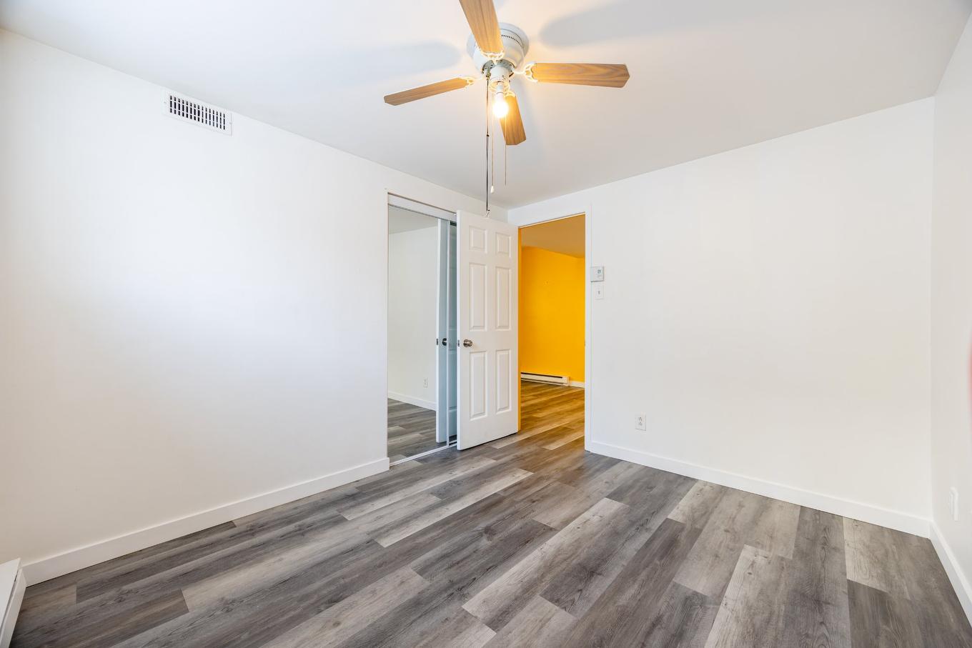 Chambre à coucher - 1719 Rue Soucy, Longueuil (Saint-Hubert), QC - Indoor Photo Showing Other Room