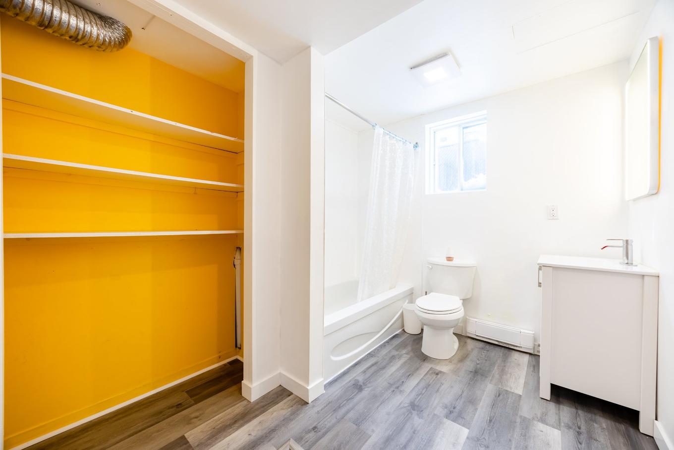 Salle de bains - 1719 Rue Soucy, Longueuil (Saint-Hubert), QC - Indoor Photo Showing Bathroom