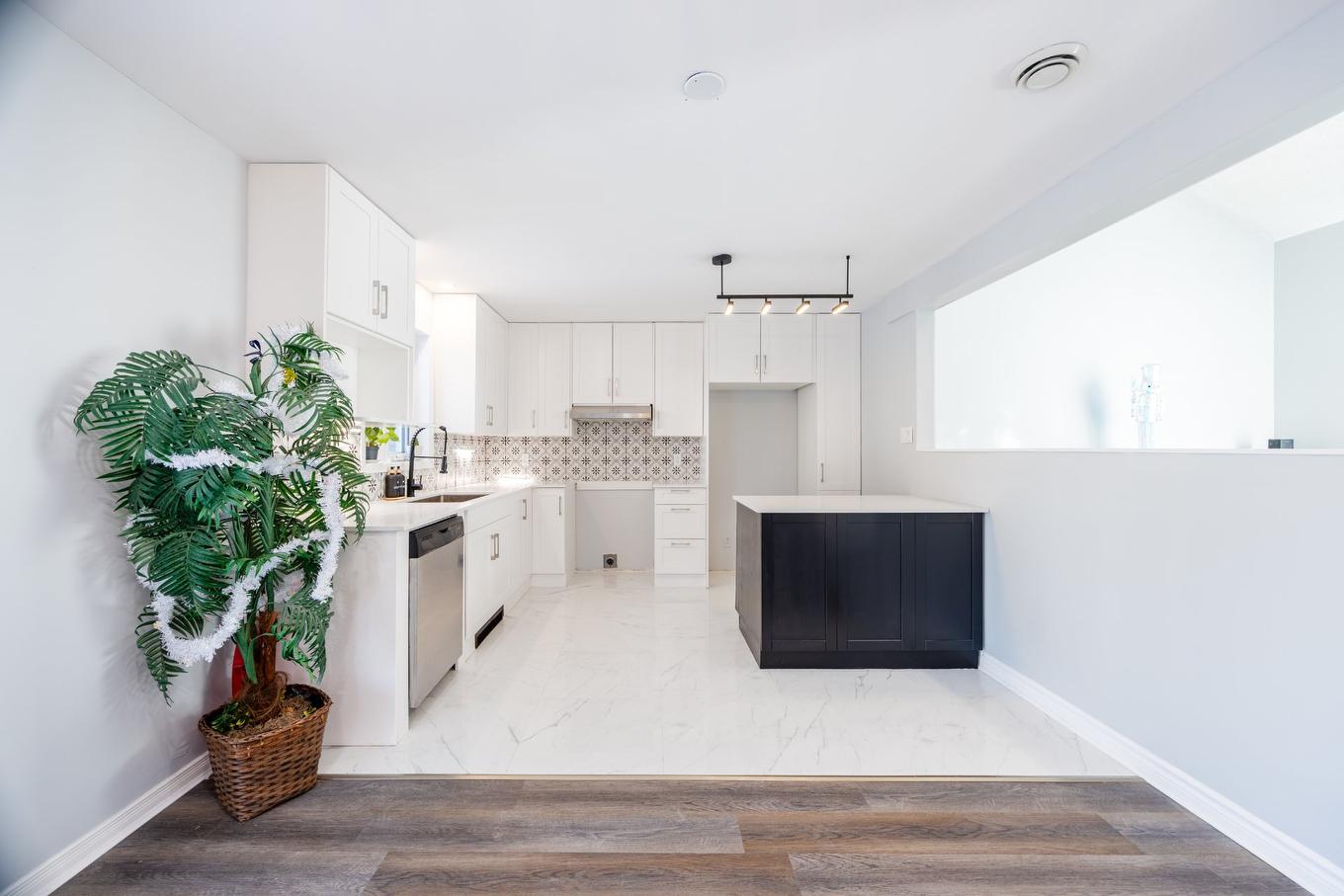 Cuisine - 1719 Rue Soucy, Longueuil (Saint-Hubert), QC - Indoor Photo Showing Kitchen