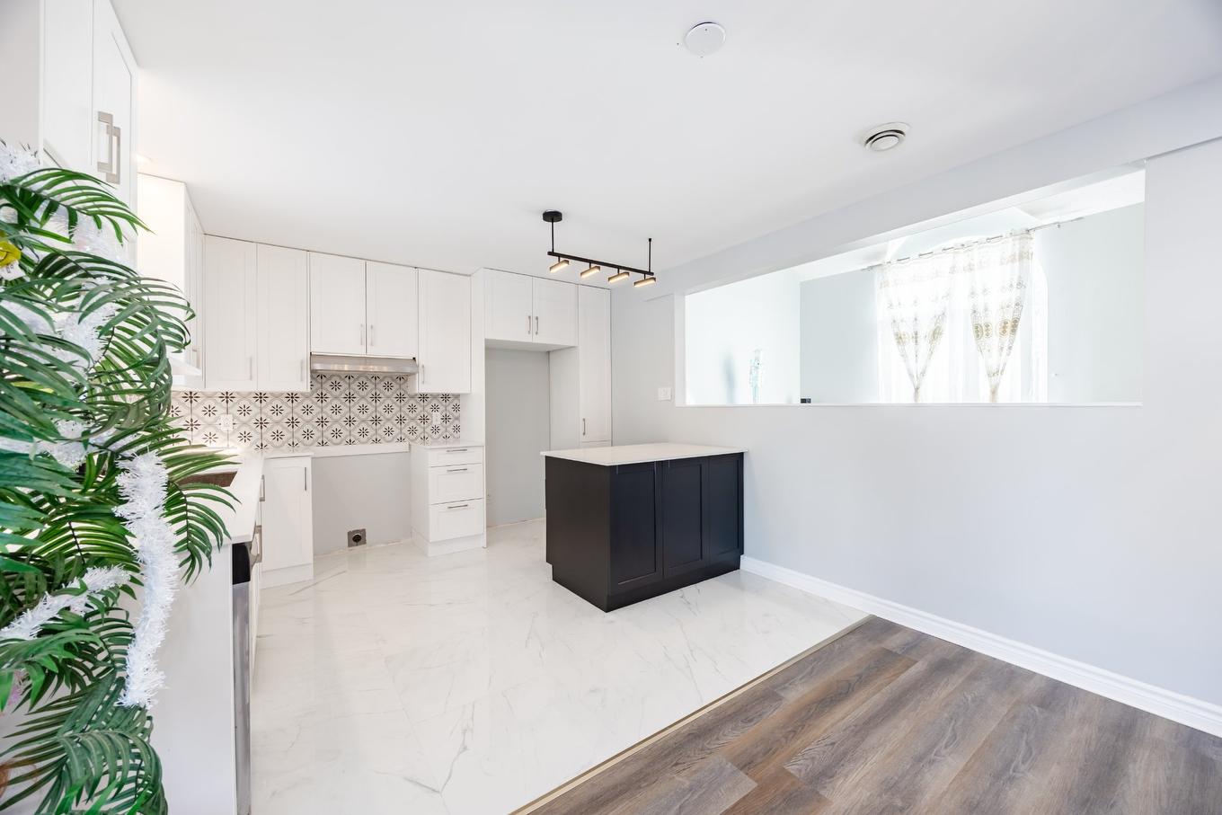 Cuisine - 1719 Rue Soucy, Longueuil (Saint-Hubert), QC - Indoor Photo Showing Kitchen