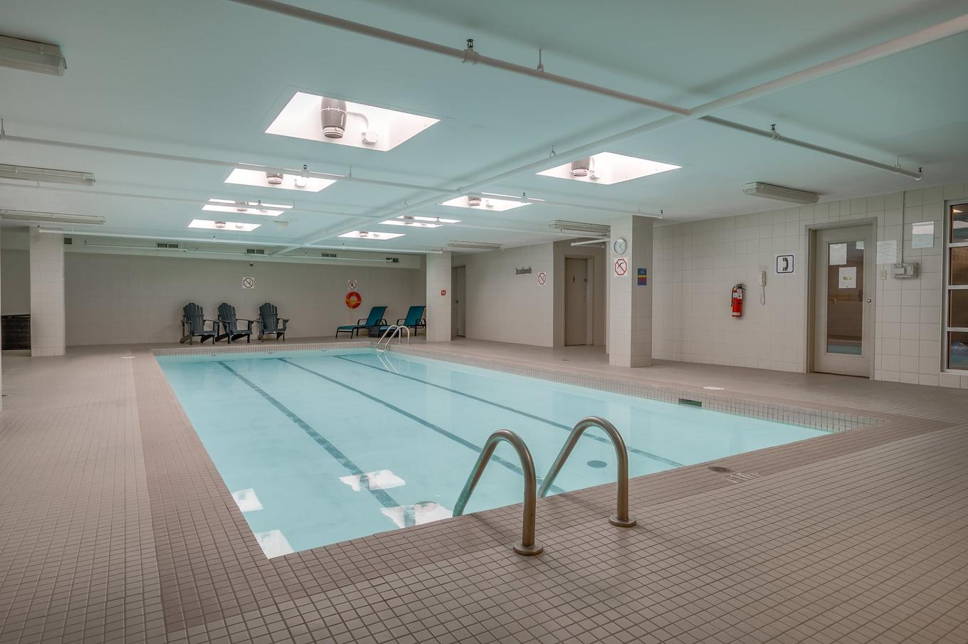 Pool - 306-4200 Rue St-Ambroise, Montréal (Le Sud-Ouest), QC - Indoor Photo Showing Other Room With In Ground Pool