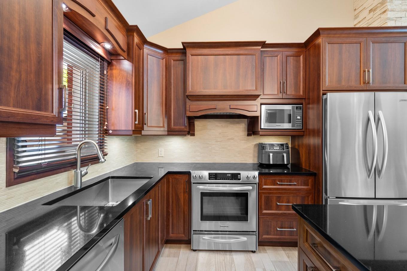 Kitchen - 95 Ch. Des Quarante, Saint-Mathias-Sur-Richelieu, QC - Indoor Photo Showing Kitchen