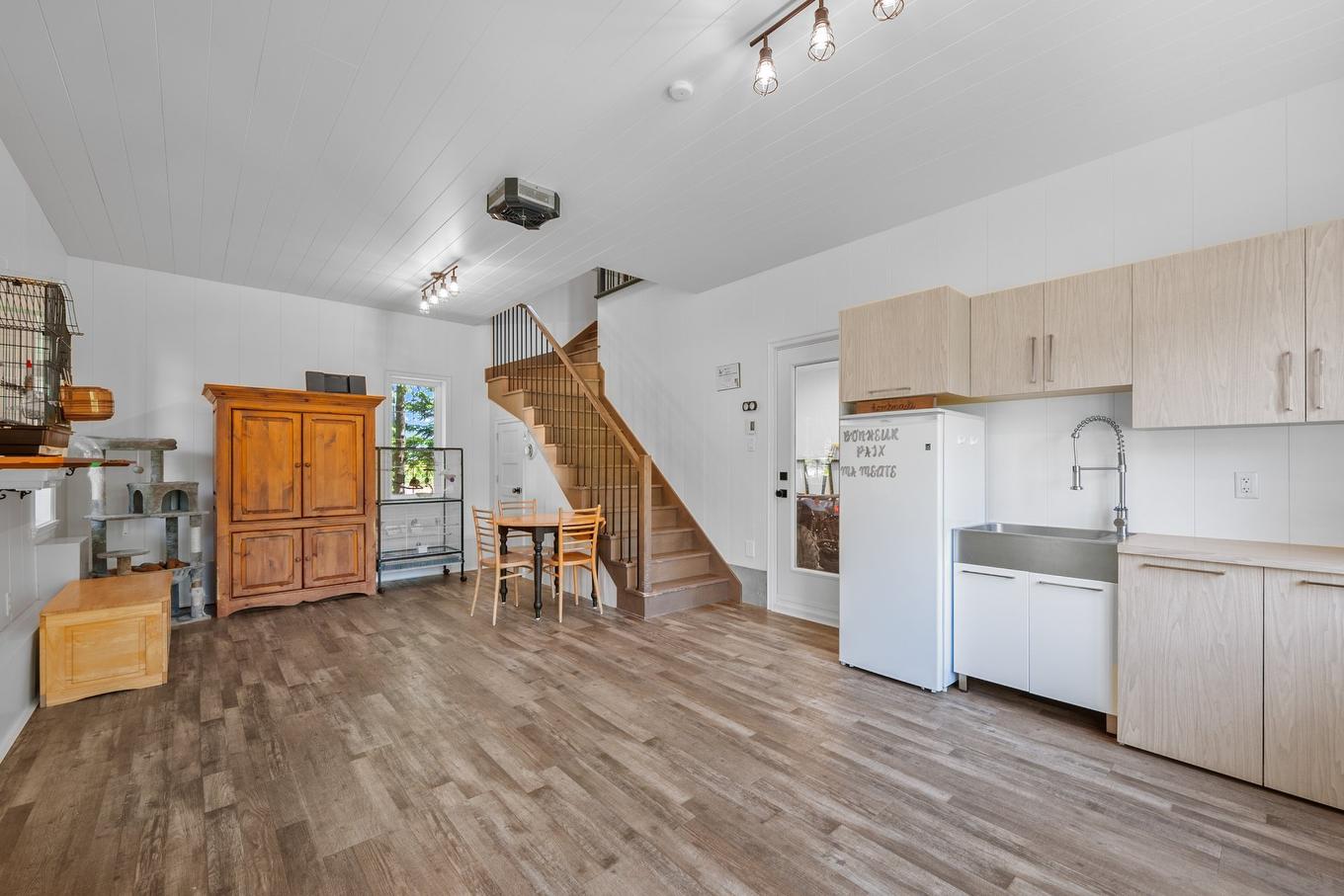 Family room - 95 Ch. Des Quarante, Saint-Mathias-Sur-Richelieu, QC - Indoor Photo Showing Kitchen