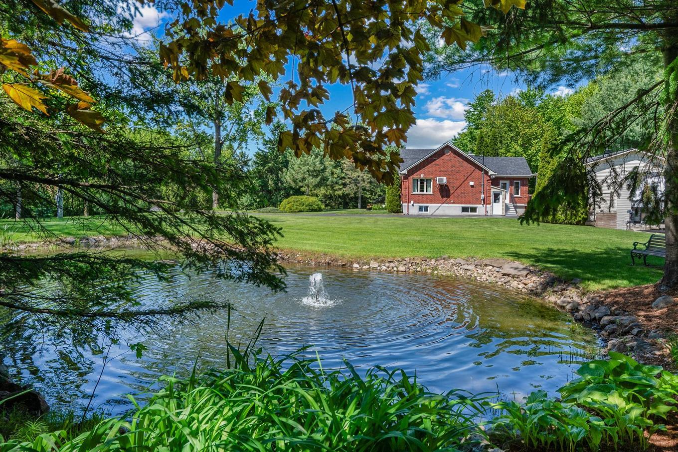 Backyard - 95 Ch. Des Quarante, Saint-Mathias-Sur-Richelieu, QC - Outdoor With Body Of Water