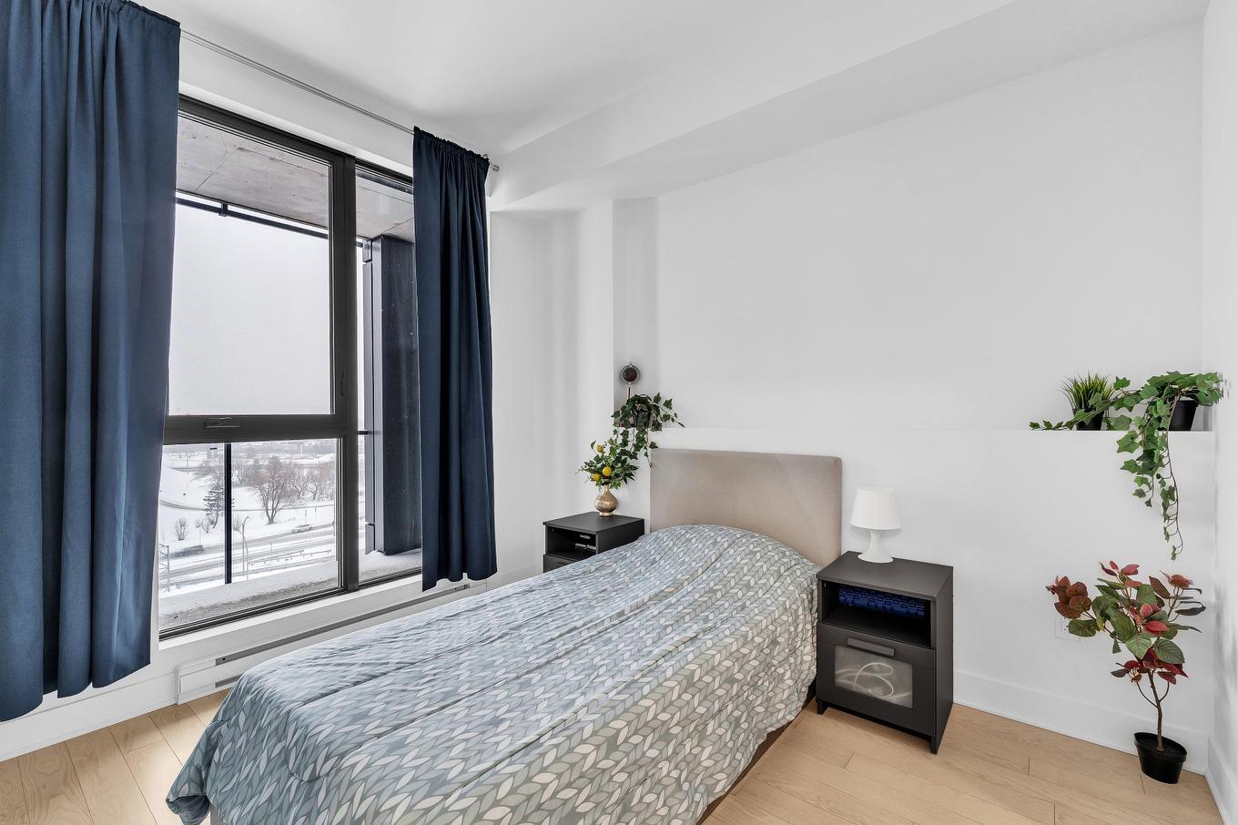 Chambre à coucher principale - 821-200 Rue Marie-Charles-Le Moyne, Longueuil (Le Vieux-Longueuil), QC - Indoor Photo Showing Bedroom