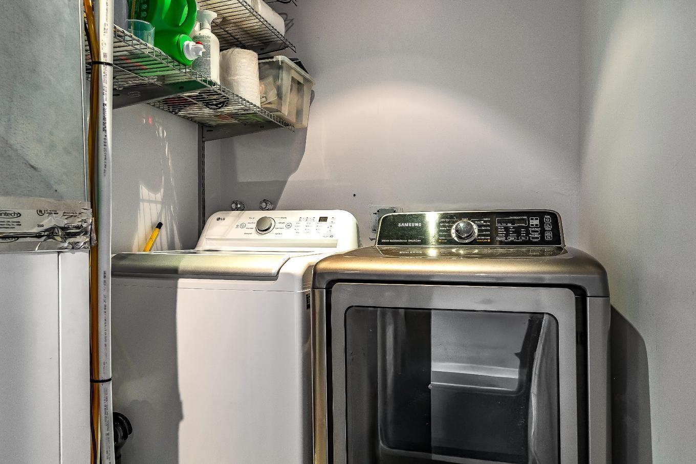 Salle de lavage - 213-2295 Av. Aird, Montréal (Mercier/Hochelaga-Maisonneuve), QC - Indoor Photo Showing Laundry Room