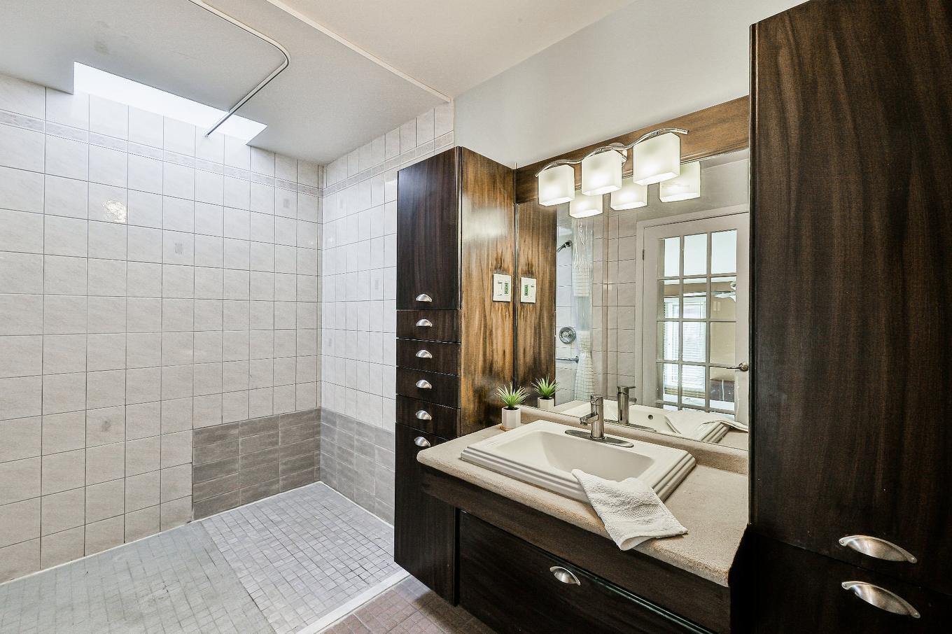 Ensuite bathroom - 290 Rue Du Grand-Coteau, Sainte-Julie, QC