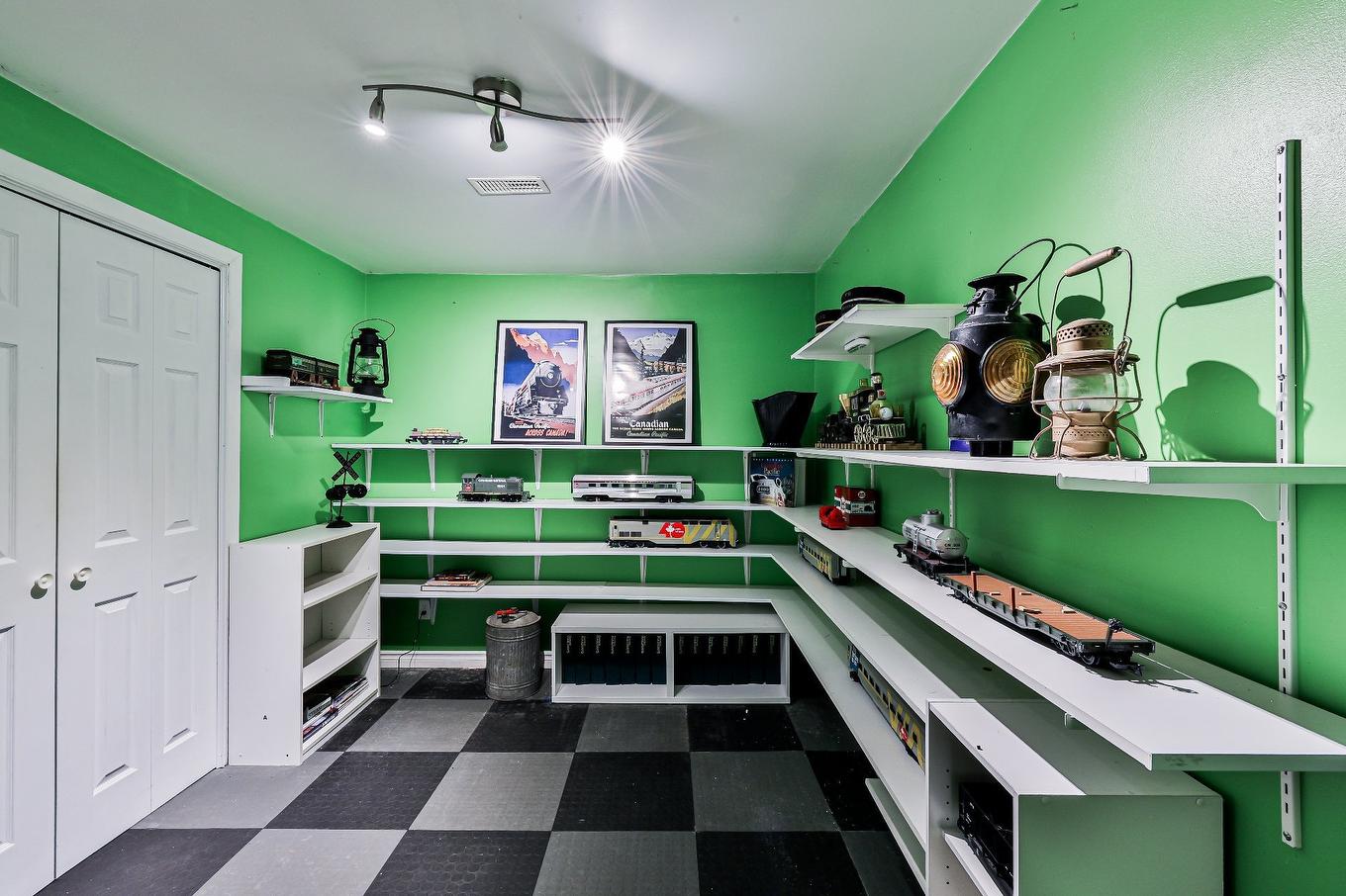 Office - 290 Rue Du Grand-Coteau, Sainte-Julie, QC