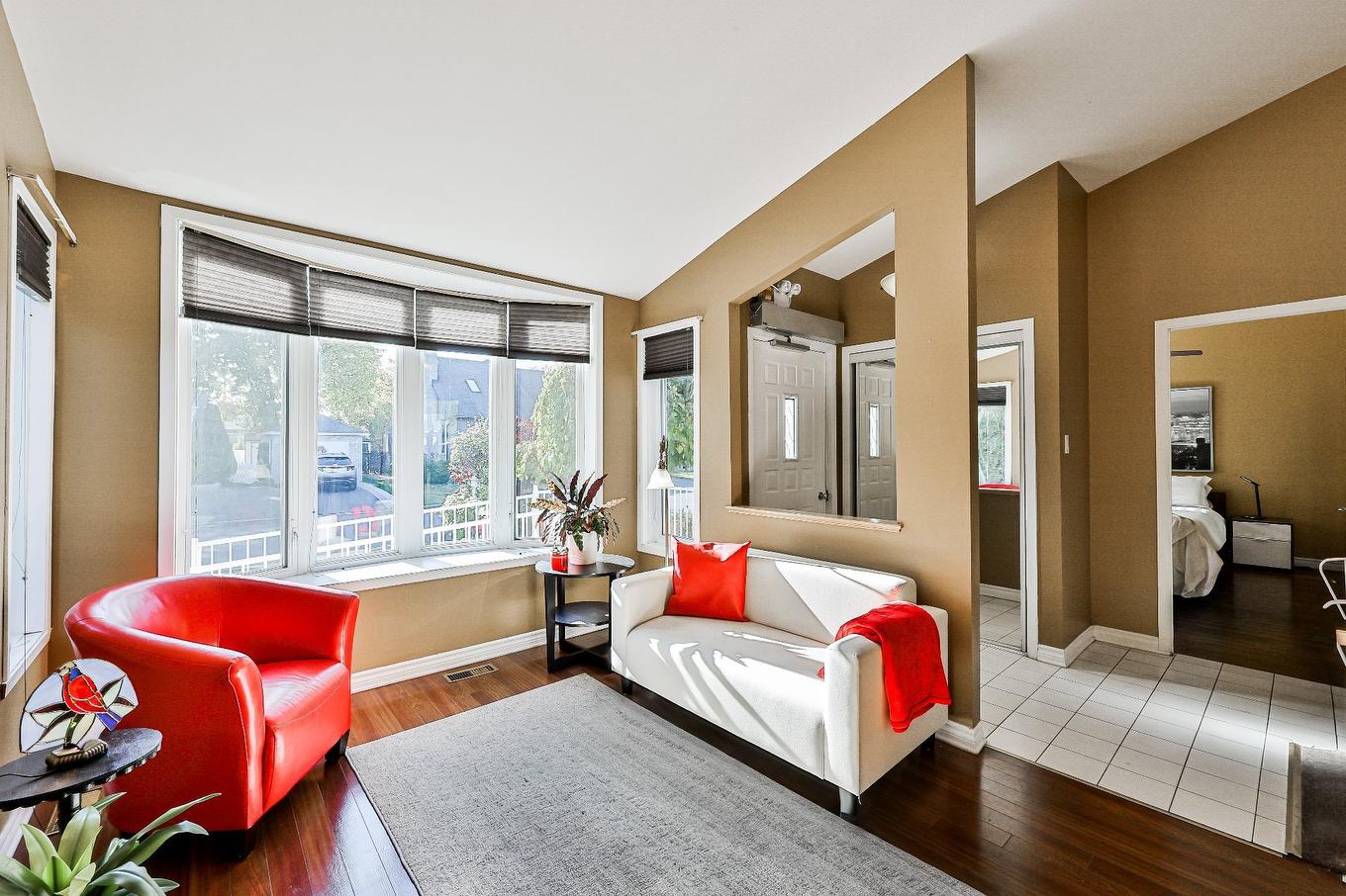 Living room - 290 Rue Du Grand-Coteau, Sainte-Julie, QC