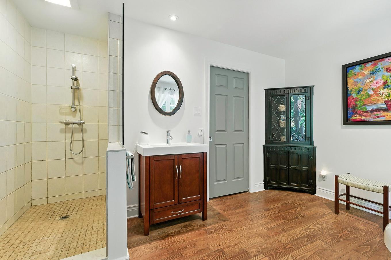 Bathroom - 525 Rue Des Cyprès, Sainte-Adèle, QC - Indoor Photo Showing Bathroom