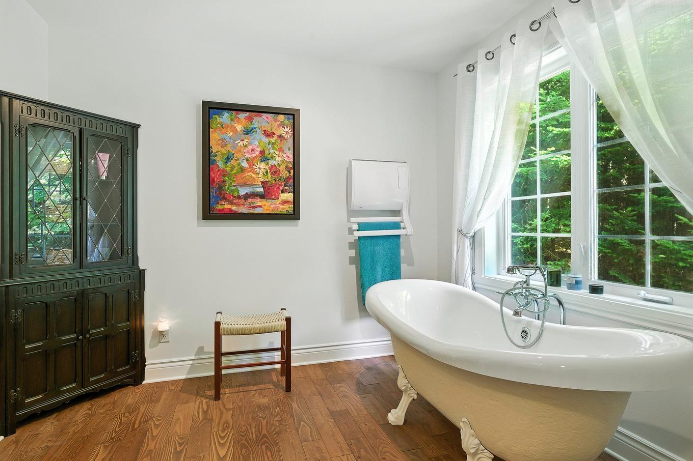 Bathroom - 525 Rue Des Cyprès, Sainte-Adèle, QC - Indoor Photo Showing Bathroom