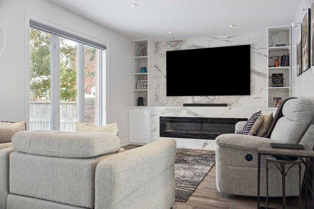Salle familiale - 79 Rue Félix-Leclerc, Gatineau (Aylmer), QC - Indoor Photo Showing Living Room With Fireplace