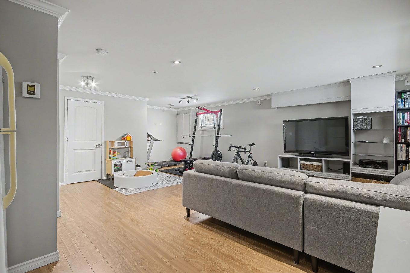 Family room - 51 Rue Ravel, Saint-Jean-Sur-Richelieu, QC - Indoor Photo Showing Other Room