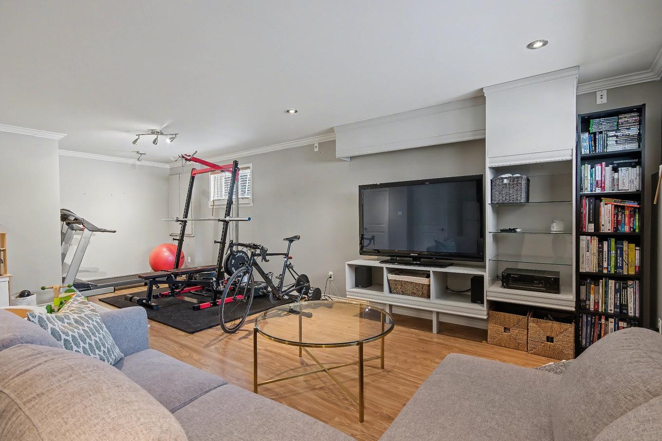 Family room - 51 Rue Ravel, Saint-Jean-Sur-Richelieu, QC - Indoor Photo Showing Gym Room