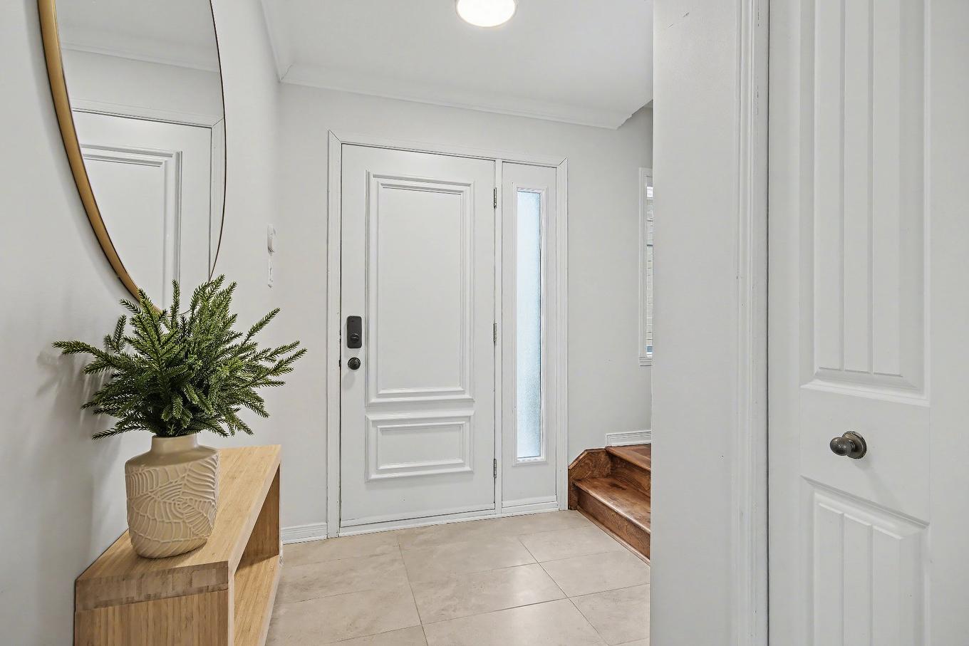 Hall - 51 Rue Ravel, Saint-Jean-Sur-Richelieu, QC - Indoor Photo Showing Other Room