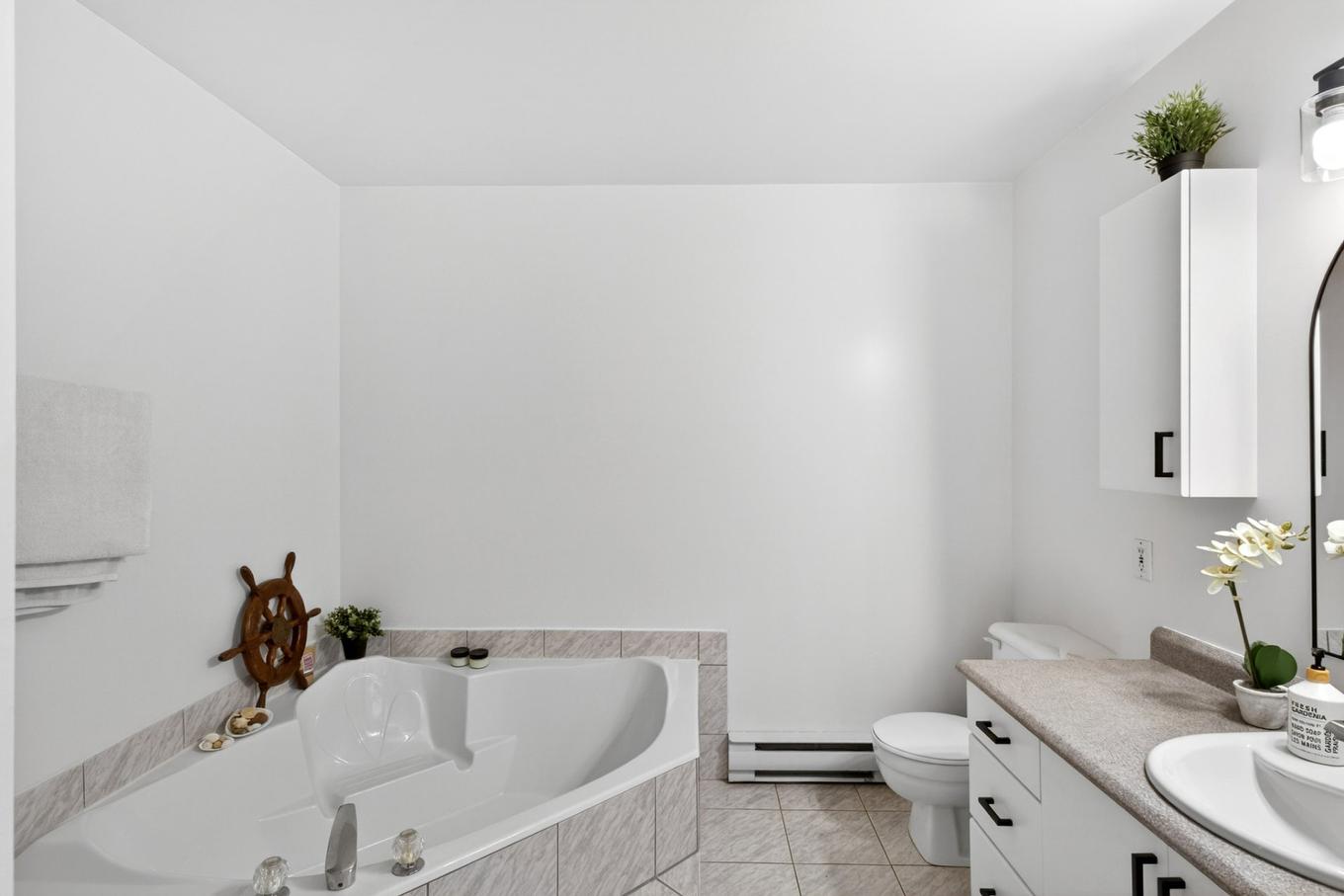 Bathroom - 4156 Rue Raymond-Bergeron, Sherbrooke (Les Nations), QC - Indoor Photo Showing Bathroom