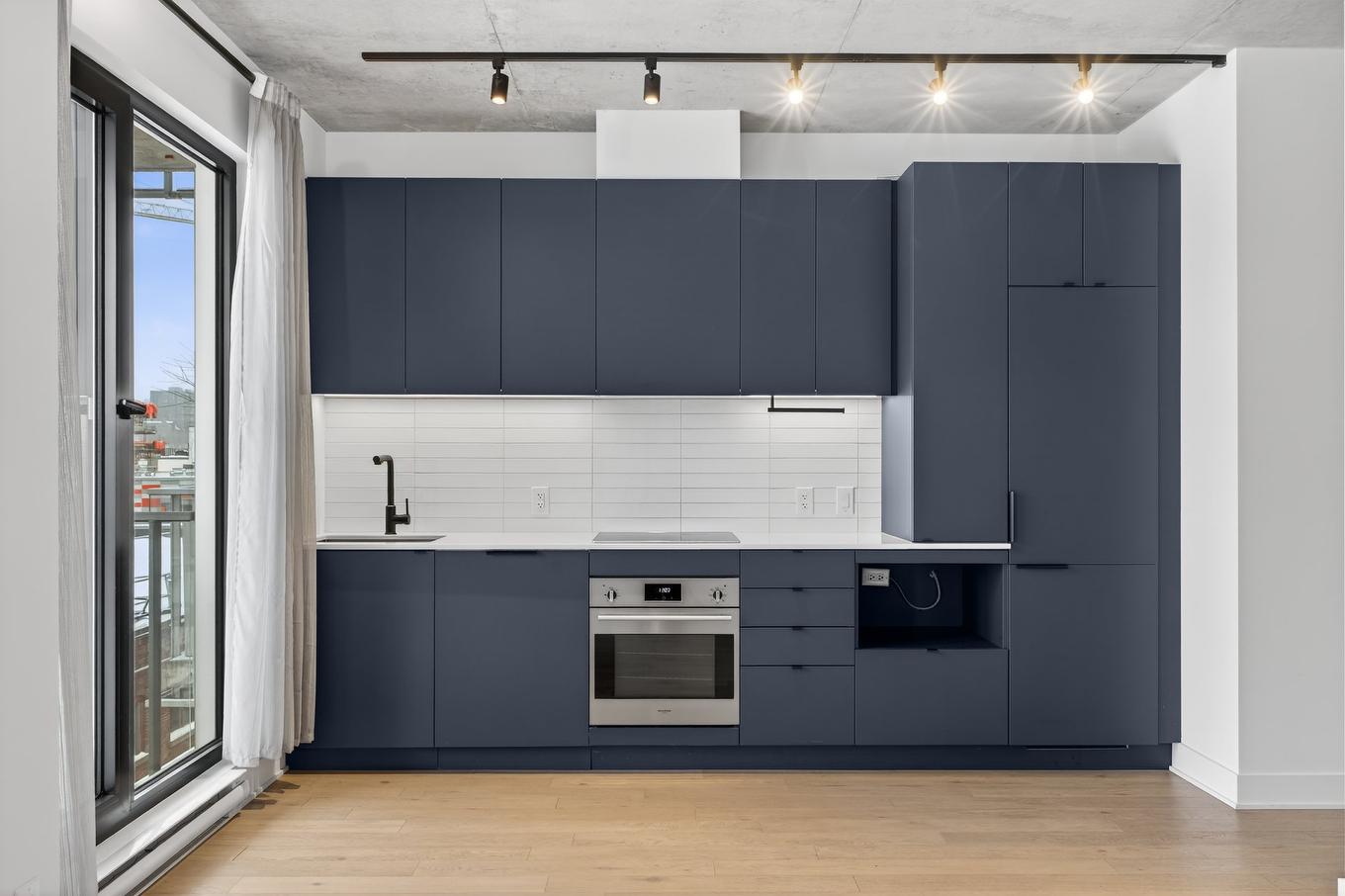 Cuisine - 760-288 Rue Richmond, Montréal (Le Sud-Ouest), QC - Indoor Photo Showing Kitchen With Upgraded Kitchen